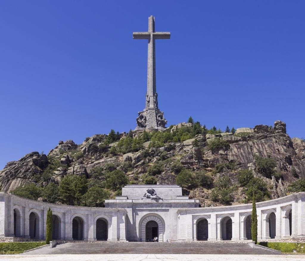 basilica de la santa cruz del valle de los caidos benedictinos san lorenzo de el escorial