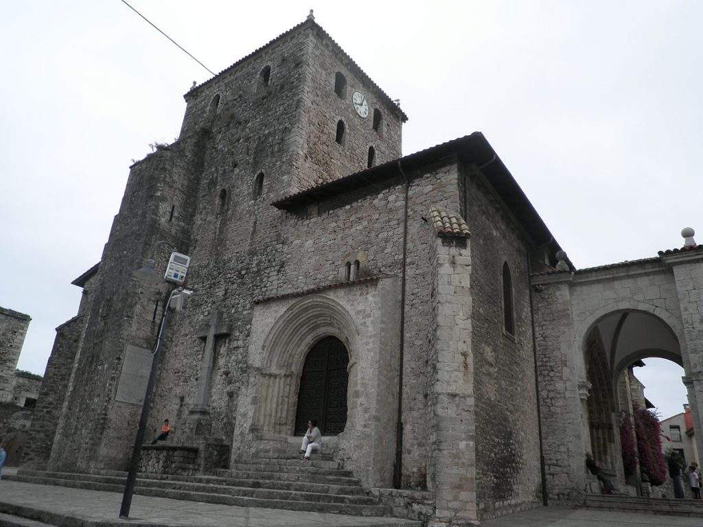 basilica de santa maria de la asuncion llanes