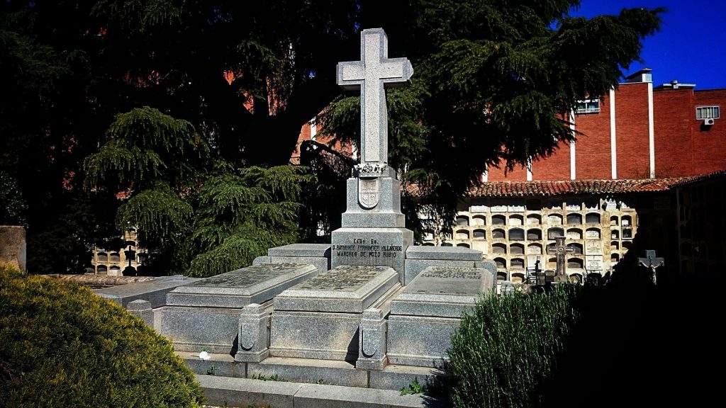 capilla del cementerio sacramental de san lorenzo y san jose madrid 1