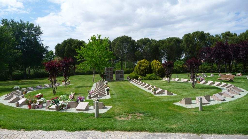 cementerio jardin alcala de henares
