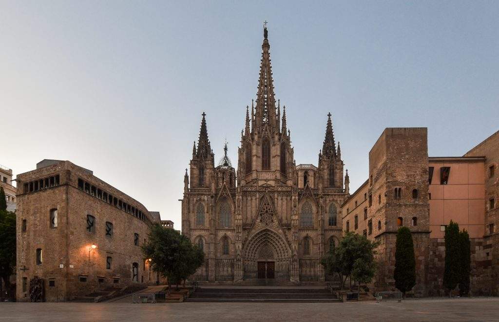 iglesia de la fundacio valldejuli barcelona