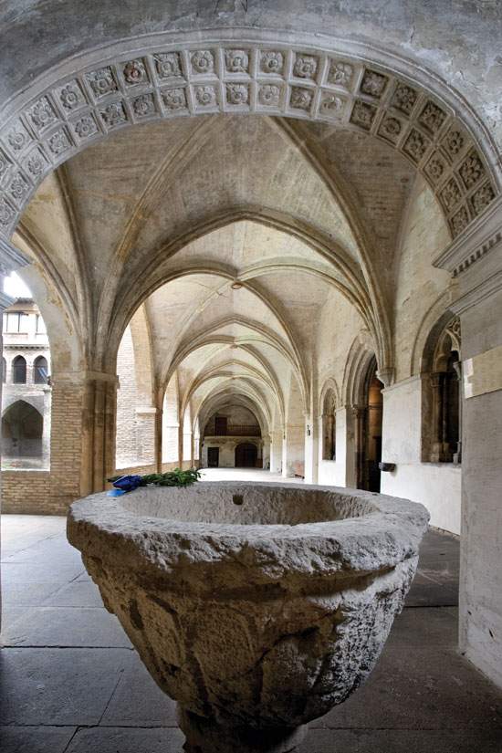 monasterio de la resurreccion canonesas del santo sepulcro zaragoza