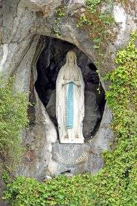 parroquia francesa de la mare de deu de lourdes barcelona