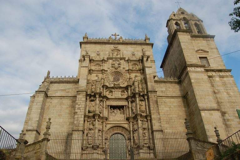 real basilica de santa maria la mayor pontevedra