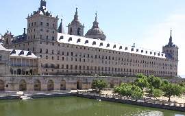 Residencia de Mayores Valdeluz (El Escorial)